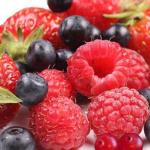 7 Gründe, warum Sie mehr Erdbeeren und Blaubeeren essen sollten